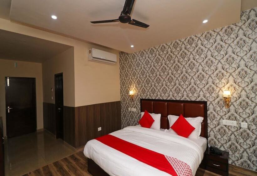 فندق Vaikunth Resort By Oyo Rooms