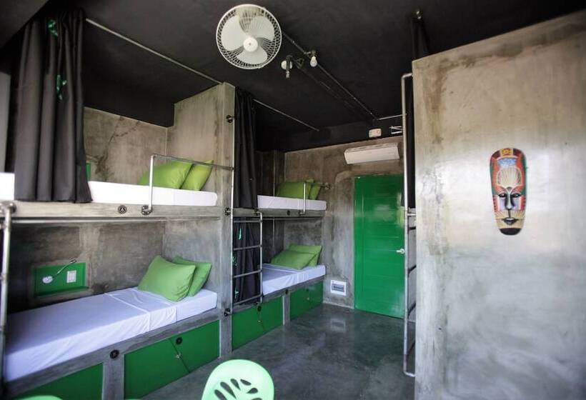 בית מלון כפרי W Hostel Boracay