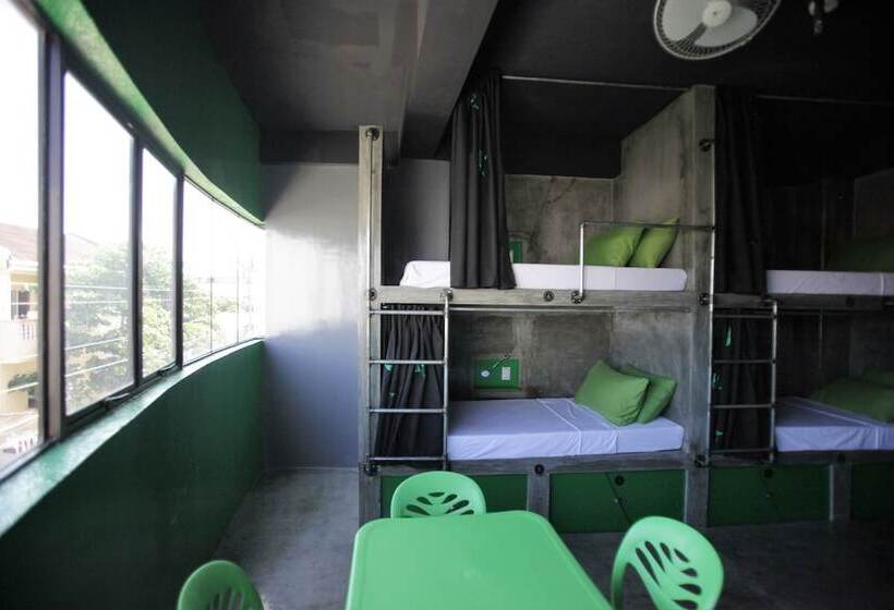 هتل W Hostel Boracay