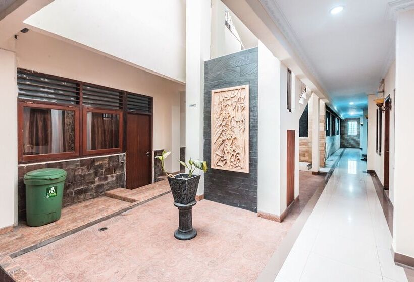 هتل Wisma Lux Barkah By Oyo Rooms