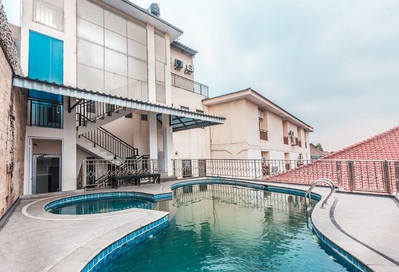 호텔 Wisma Lux Barkah By Oyo Rooms