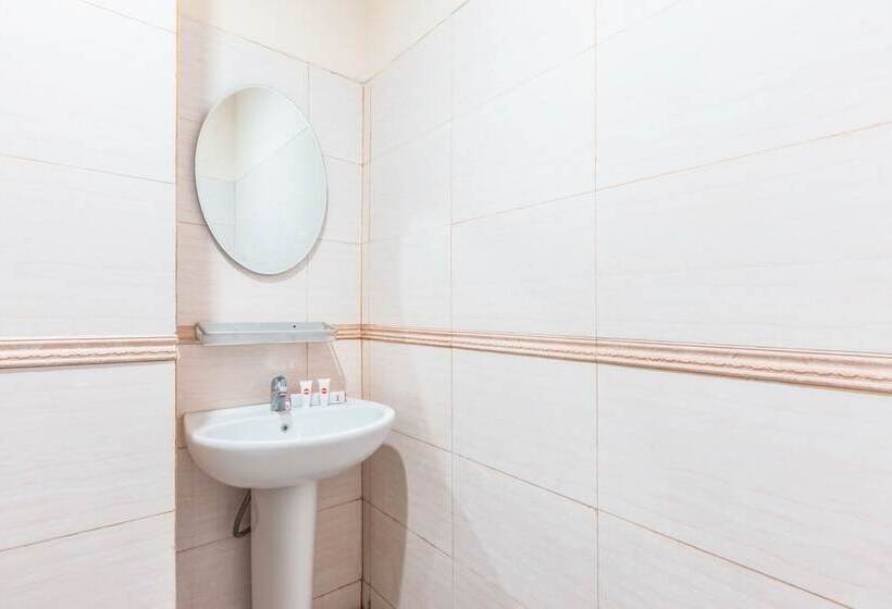 호텔 Wisma Lux Barkah By Oyo Rooms