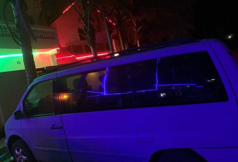 هتل Woodpecker Resort