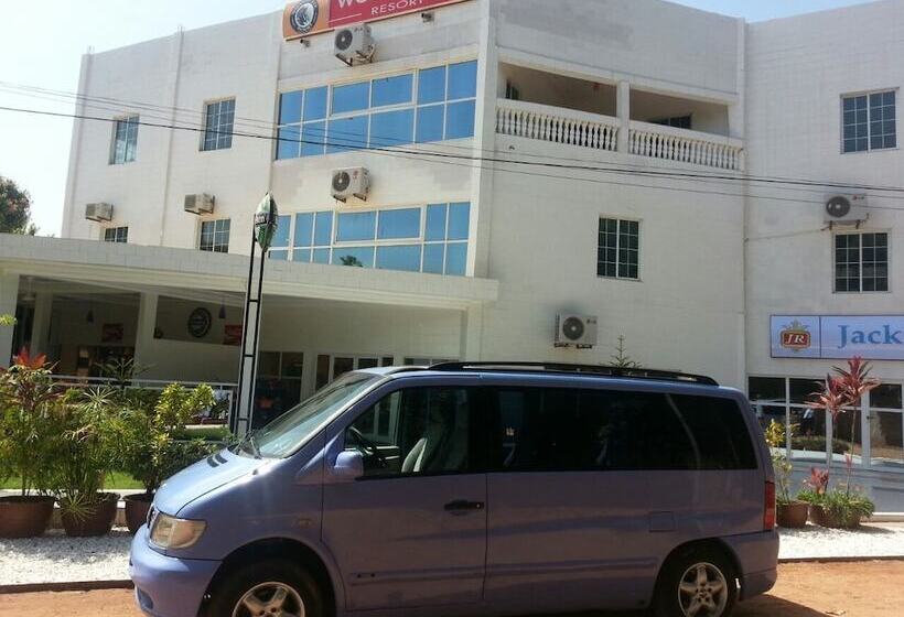 هتل Woodpecker Resort