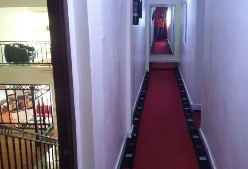 هتل Woodpecker Resort