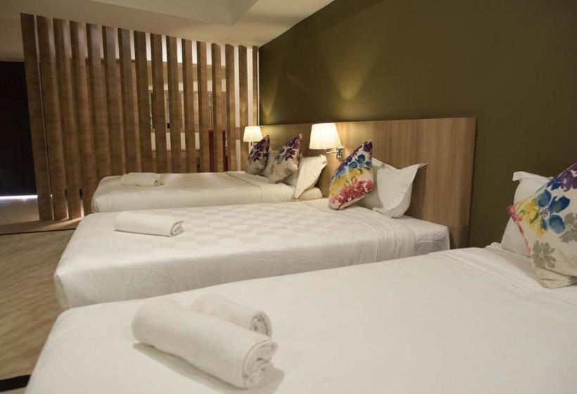 ホテル Lumut Waterfront Apartment