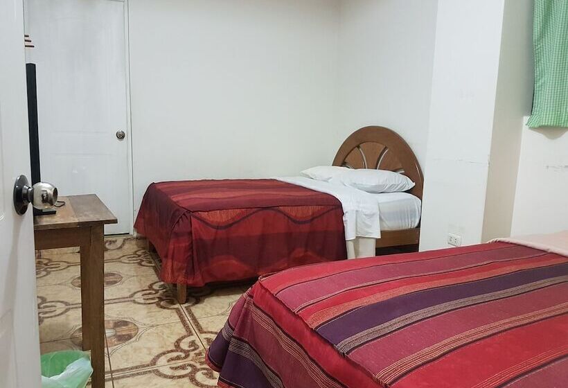 پانسیون Hospedaje Puriq Hostel