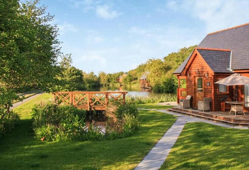 Курорт Anglesey Lakeside Lodges