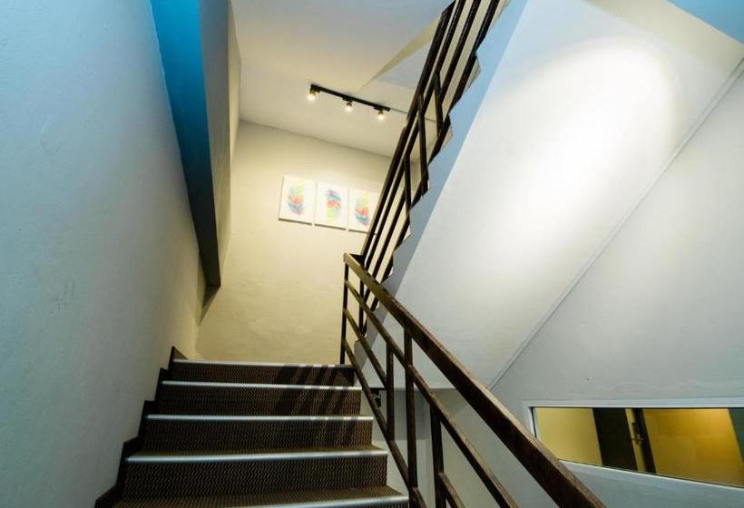 V Motel By Oyo Rooms