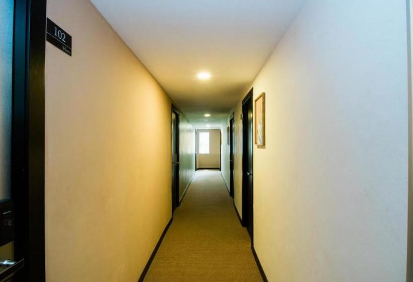 V Motel By Oyo Rooms