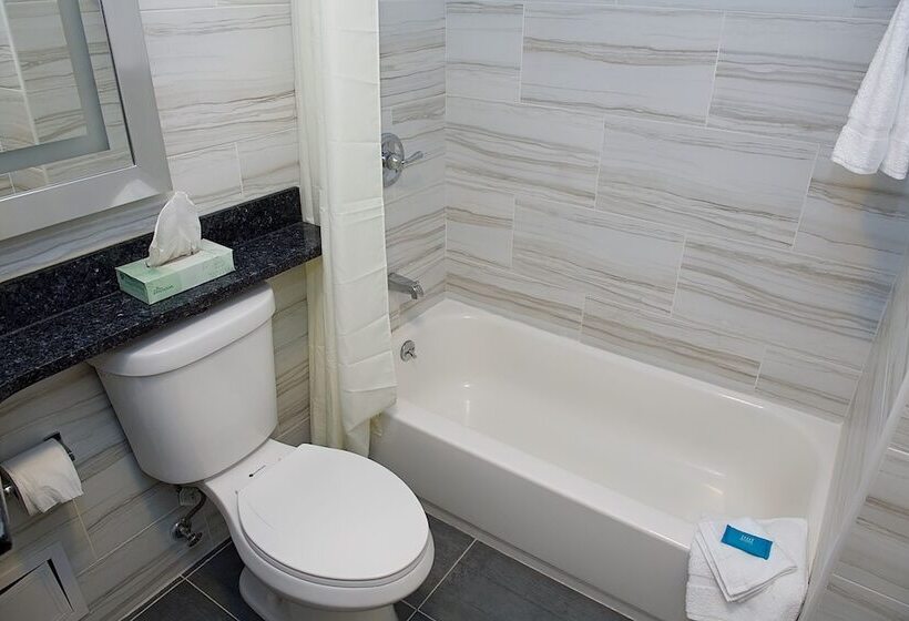 7 Days Hotel Bronx