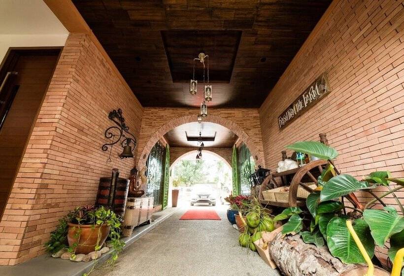 تختخواب و صبحانه Gwandalan House