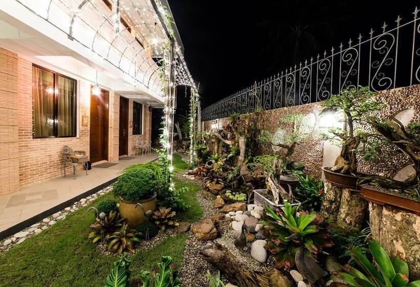 تختخواب و صبحانه Gwandalan House