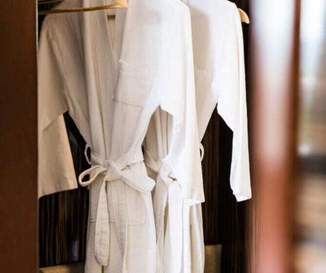 تختخواب و صبحانه Gwandalan House