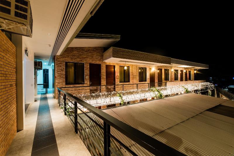 تختخواب و صبحانه Gwandalan House