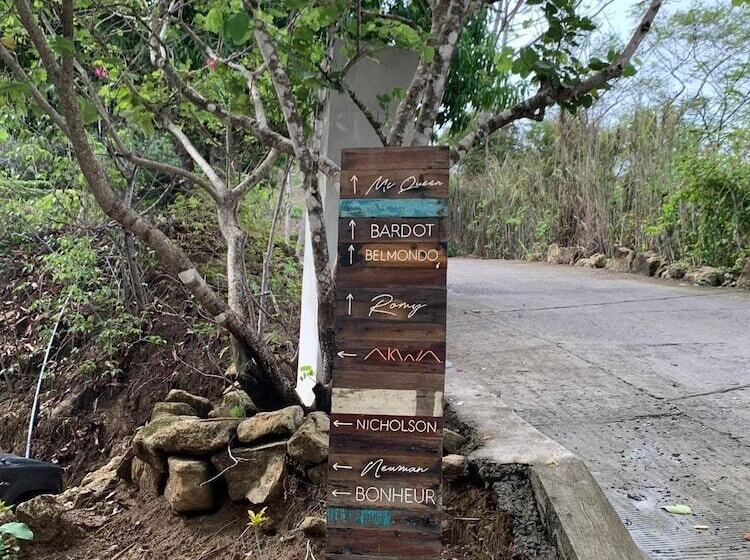 酒店 Akwa Santa Teresa Ocean View Villas & Rooms