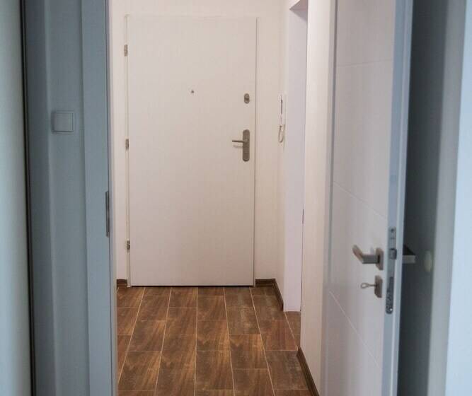 هتل Apartament F&j