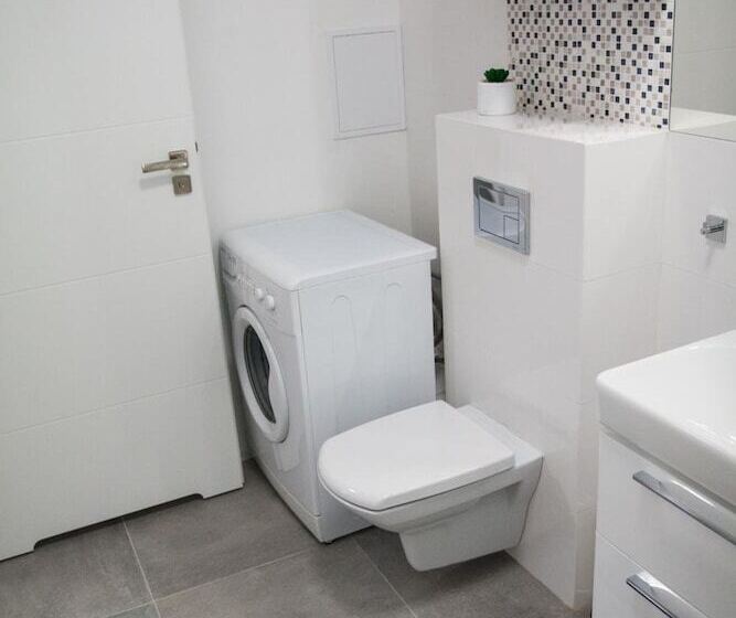 هتل Apartament F&j