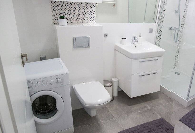 هتل Apartament F&j