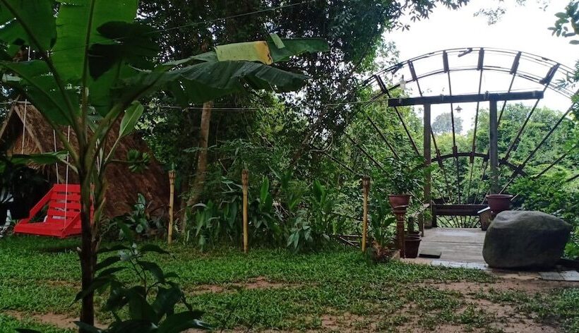 هتل Damnak Tormeas Homestay