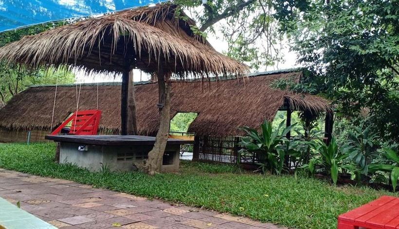 هتل Damnak Tormeas Homestay