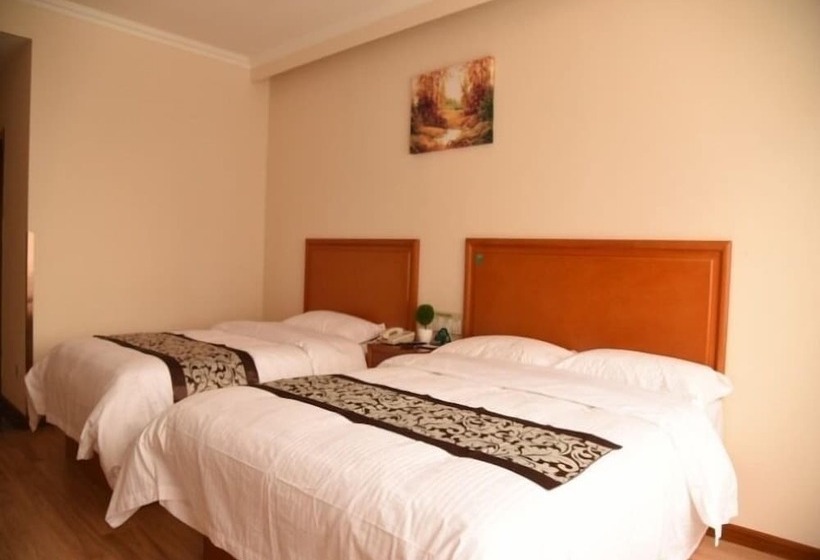 호텔 Greentree Inn Baishan Linjiang Yalv River Express