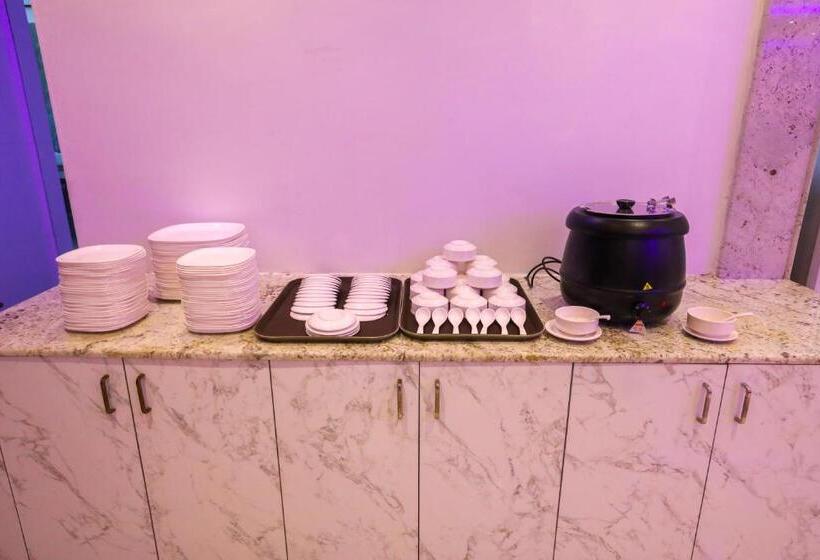 Hotel Nitheesh Residency