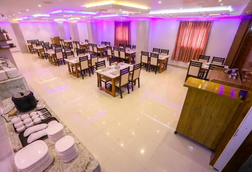 Hotel Nitheesh Residency