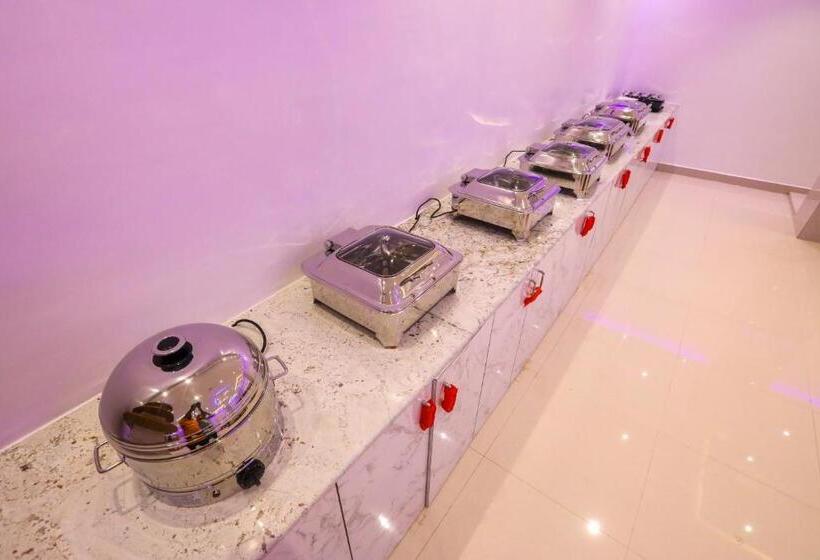 Hotel Nitheesh Residency