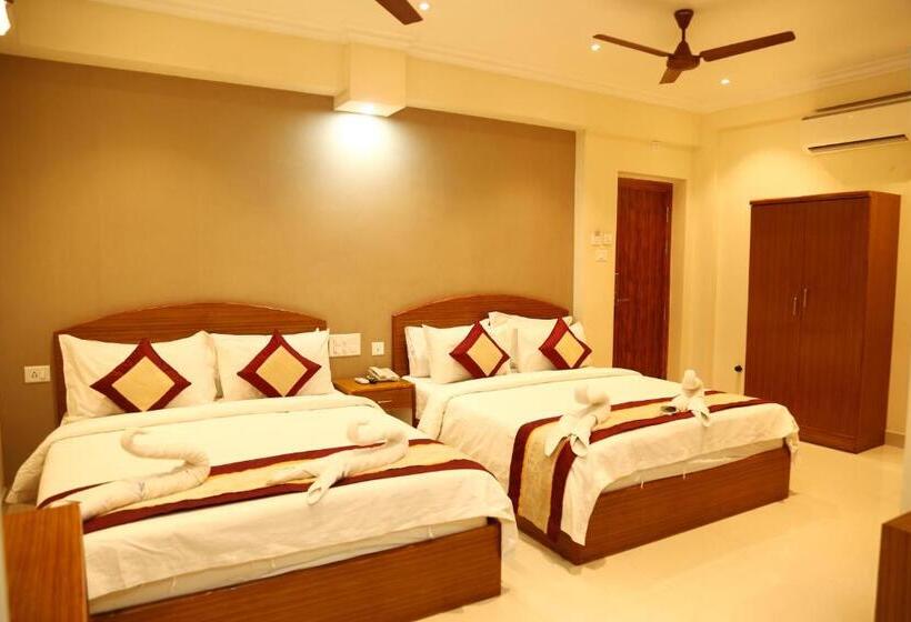 Hotel Nitheesh Residency