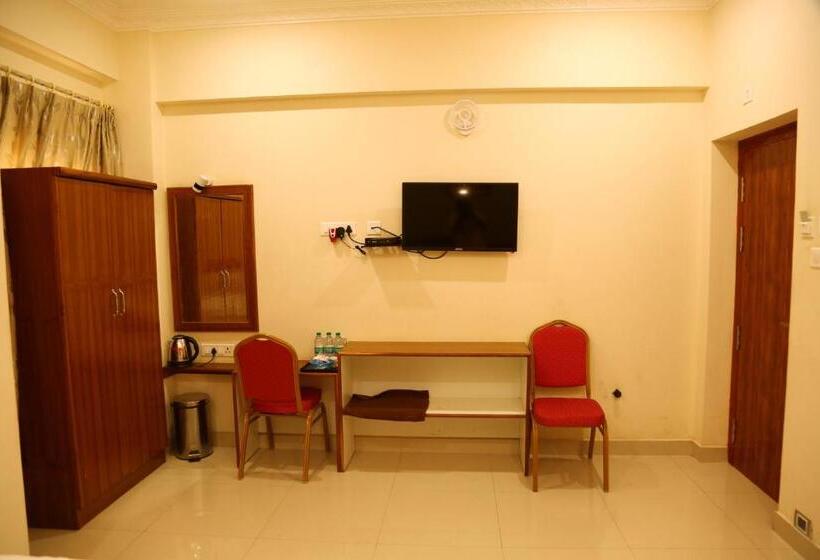 Hotel Nitheesh Residency