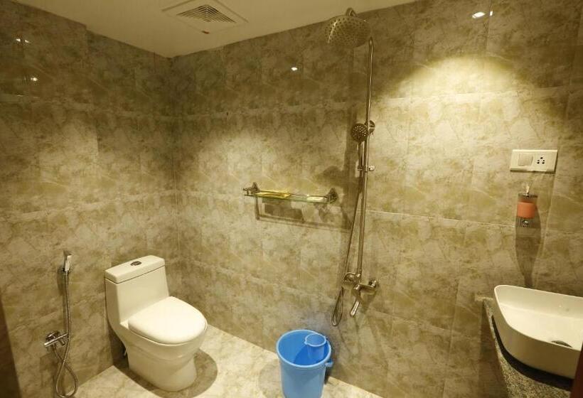 Hotel Nitheesh Residency