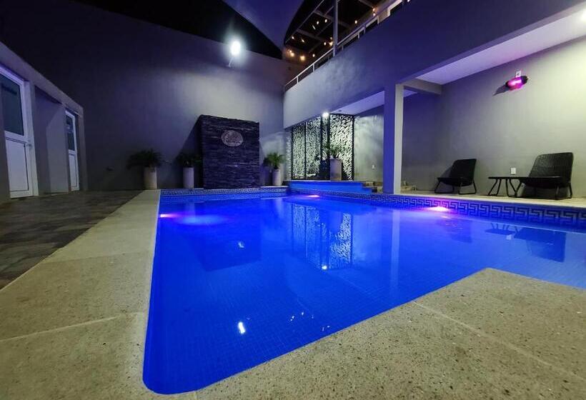 هتل Real De Lua