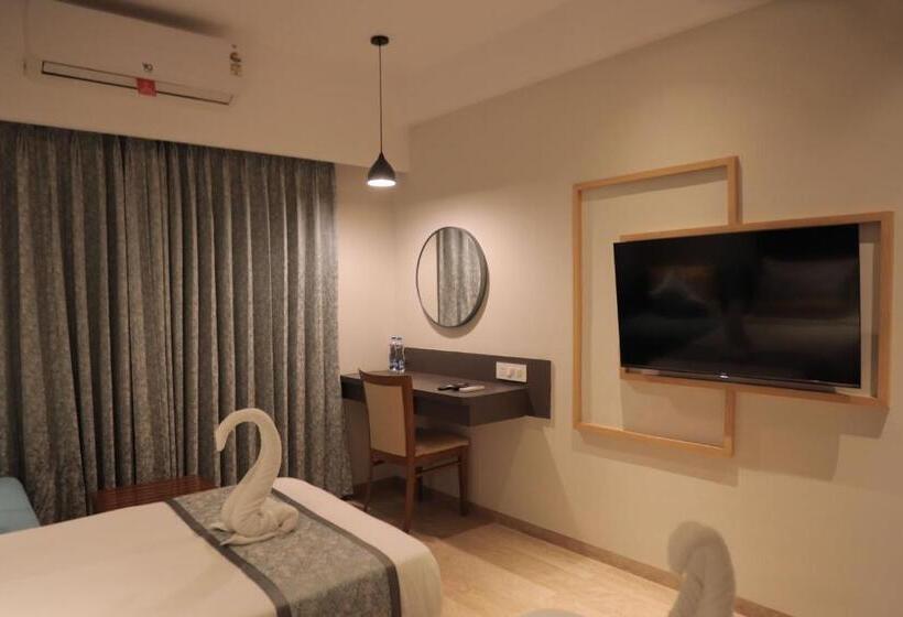 호텔 The Excellency