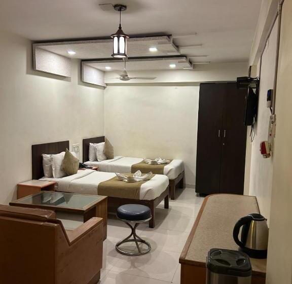 호텔 The Excellency