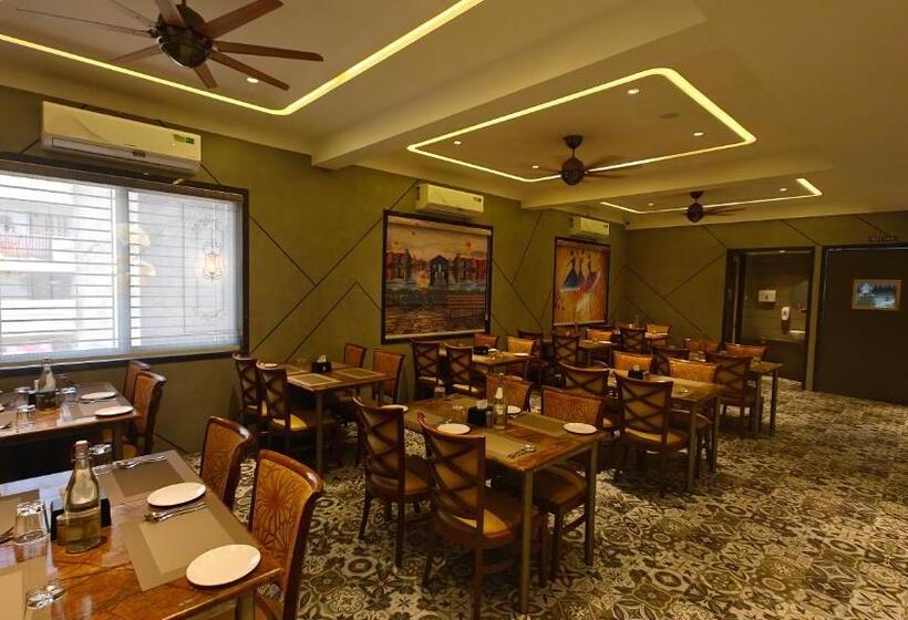 호텔 The Excellency