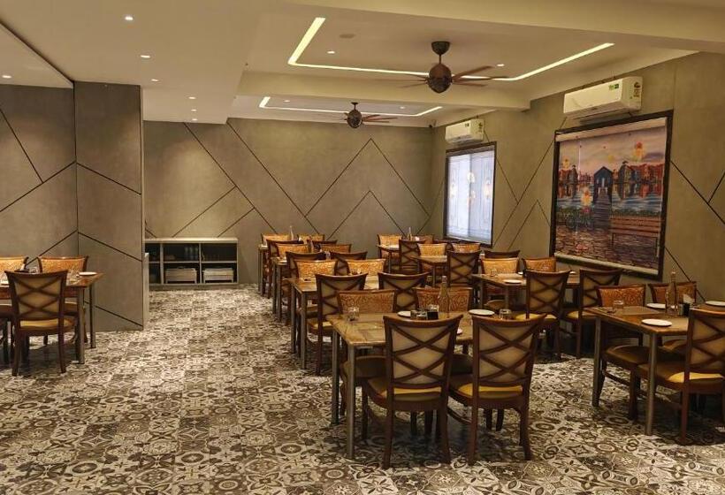 호텔 The Excellency