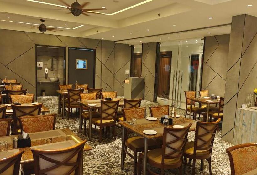 호텔 The Excellency