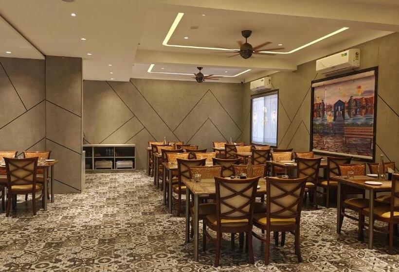 호텔 The Excellency