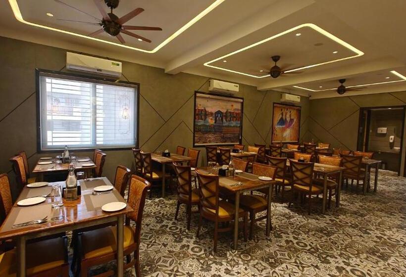 호텔 The Excellency