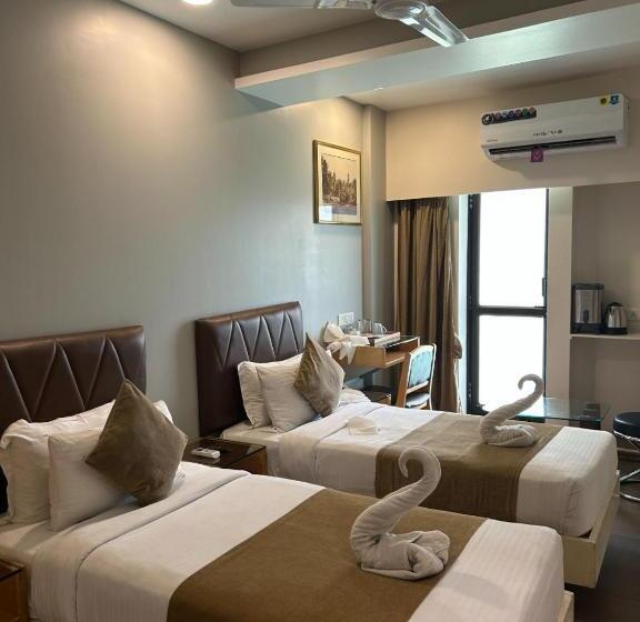 호텔 The Excellency