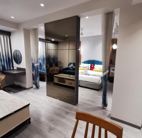 호텔 The Excellency