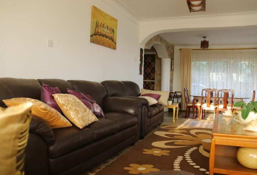 هتل The Shoebill Nest