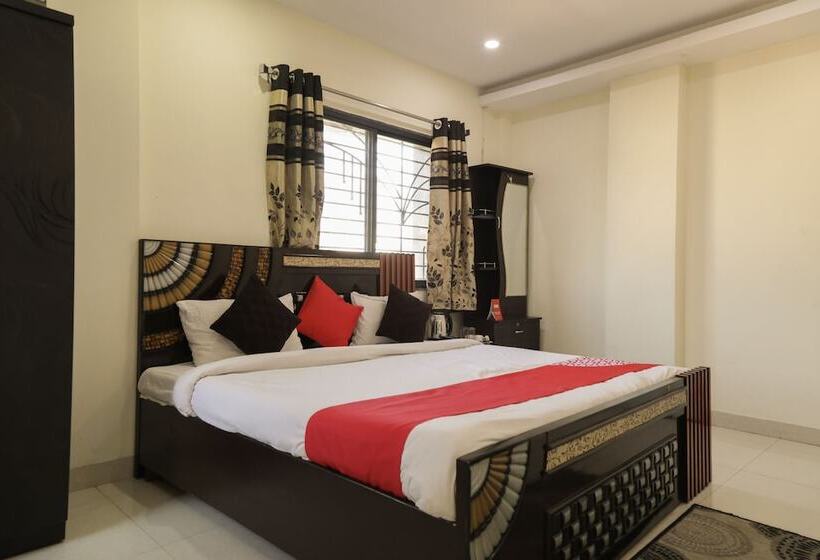 فندق Uk Service Apartment By Oyo Rooms
