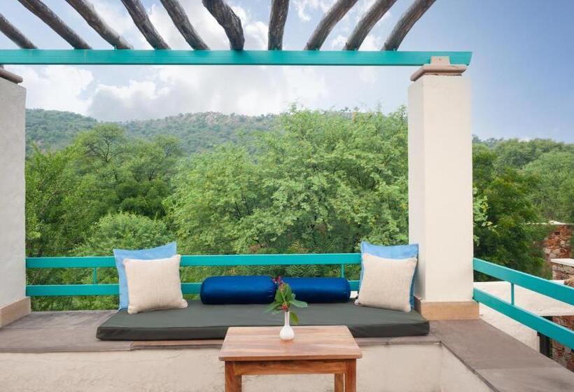 منتجع Trees N Tigers Luxury Wildlife Lodge