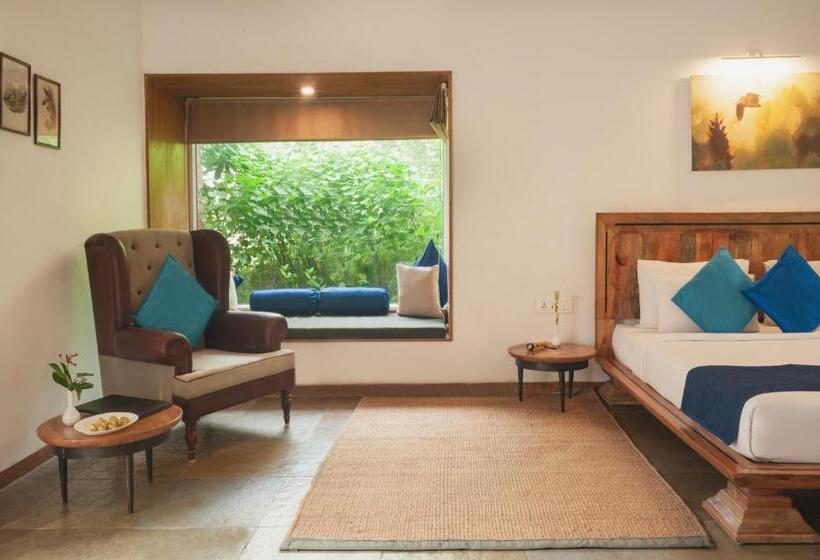 منتجع Trees N Tigers Luxury Wildlife Lodge