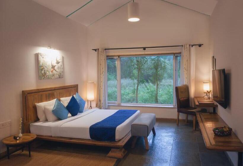 منتجع Trees N Tigers Luxury Wildlife Lodge