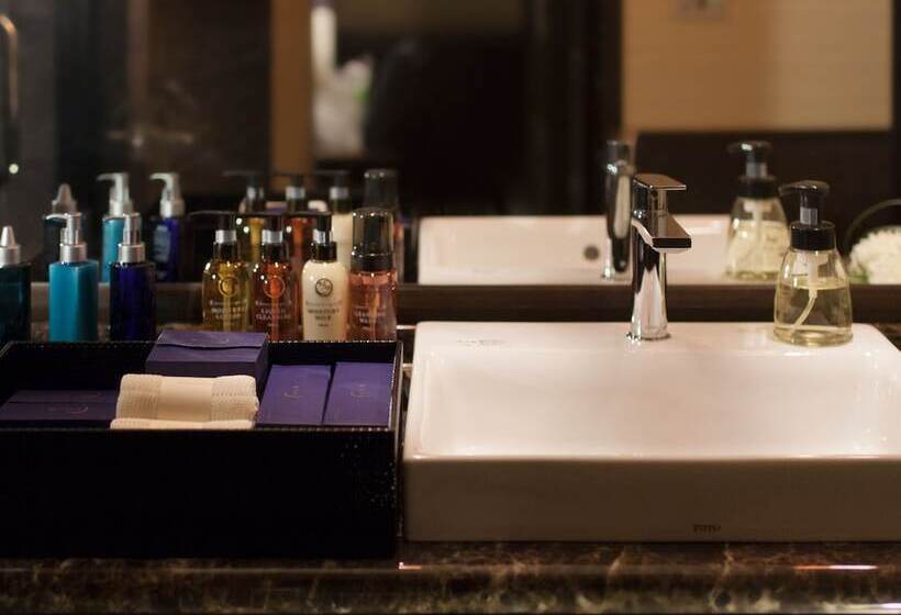 료칸 Tsukiyominoza