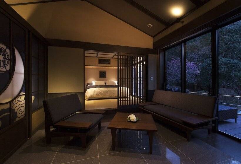 료칸 Tsukiyominoza