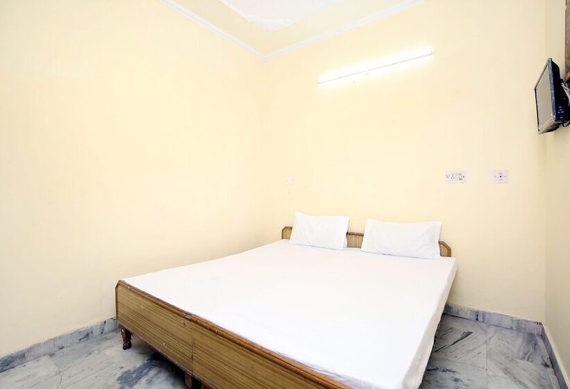 Spot On 43673 Hotel New Mehak Palace